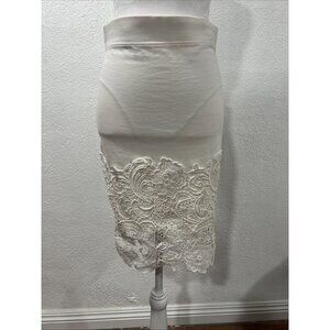 Haute Monde Skirt Women Size Medium Natural Color Lace Trim Modern Floral
